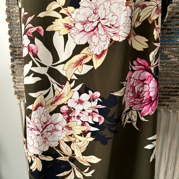 7th Avenue NY&C Floral Sleeveless Top- Green and Pink - Picture 3 of 10